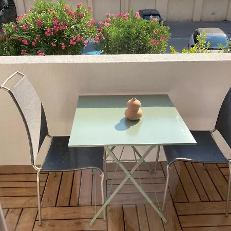 66b - Beautiful Flat 800m From The Sea With Private Parking דירה קוליור