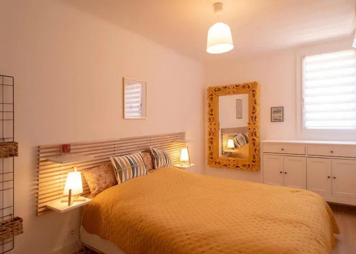 Διαμέρισμα 66b - Beautiful Flat 800m From The Sea With Private Parking Κολιούρ